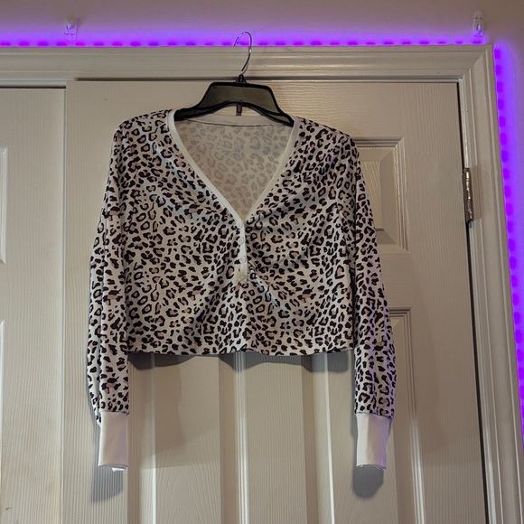 Leopard Print Women's off the shoulder shirt - Picture 1 of 4